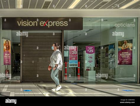 vision express castlecourt opening times.